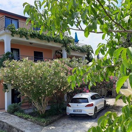 Apartments Coki Funtana Luaran gambar