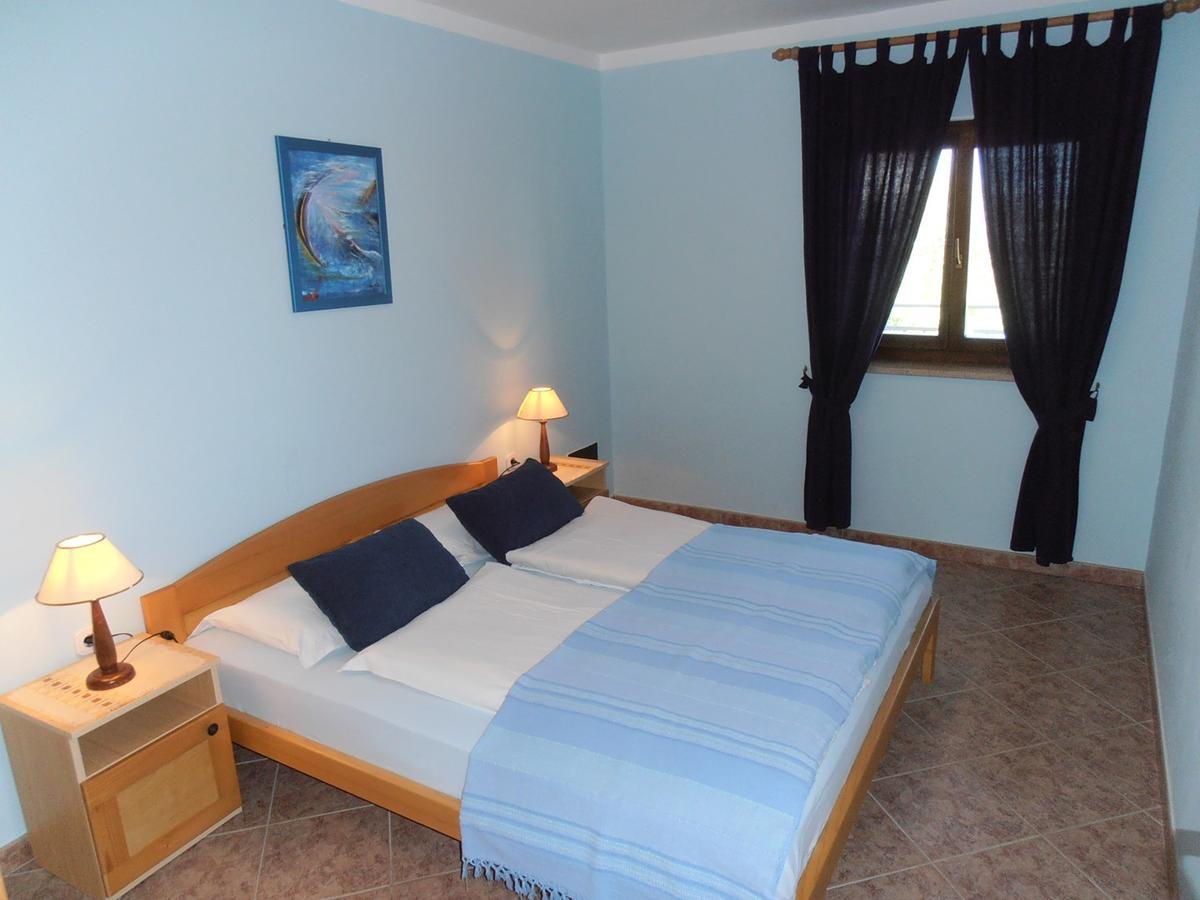 Apartments Coki Funtana Luaran gambar