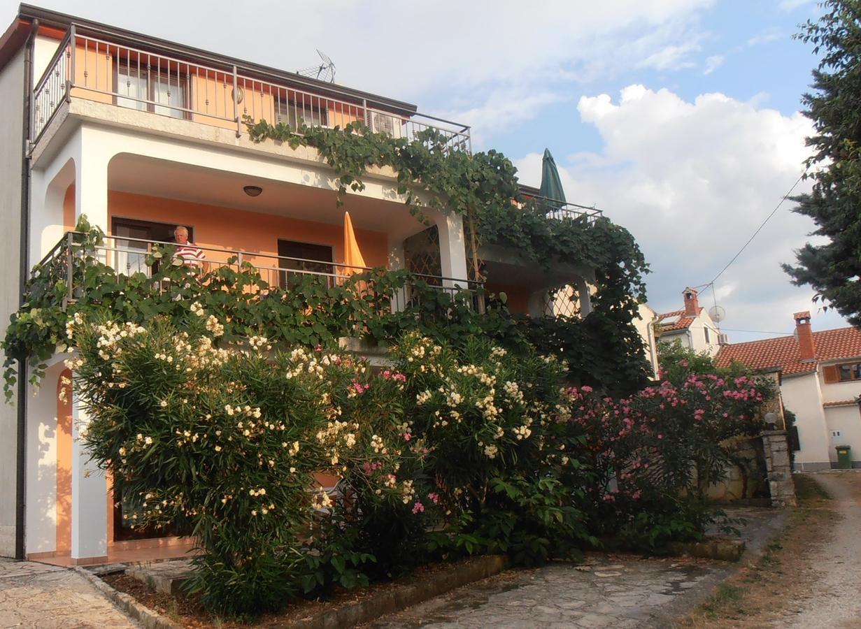 Apartments Coki Funtana Luaran gambar