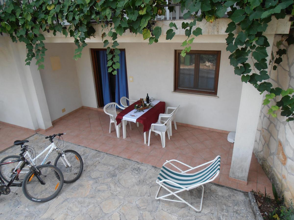Apartments Coki Funtana Luaran gambar